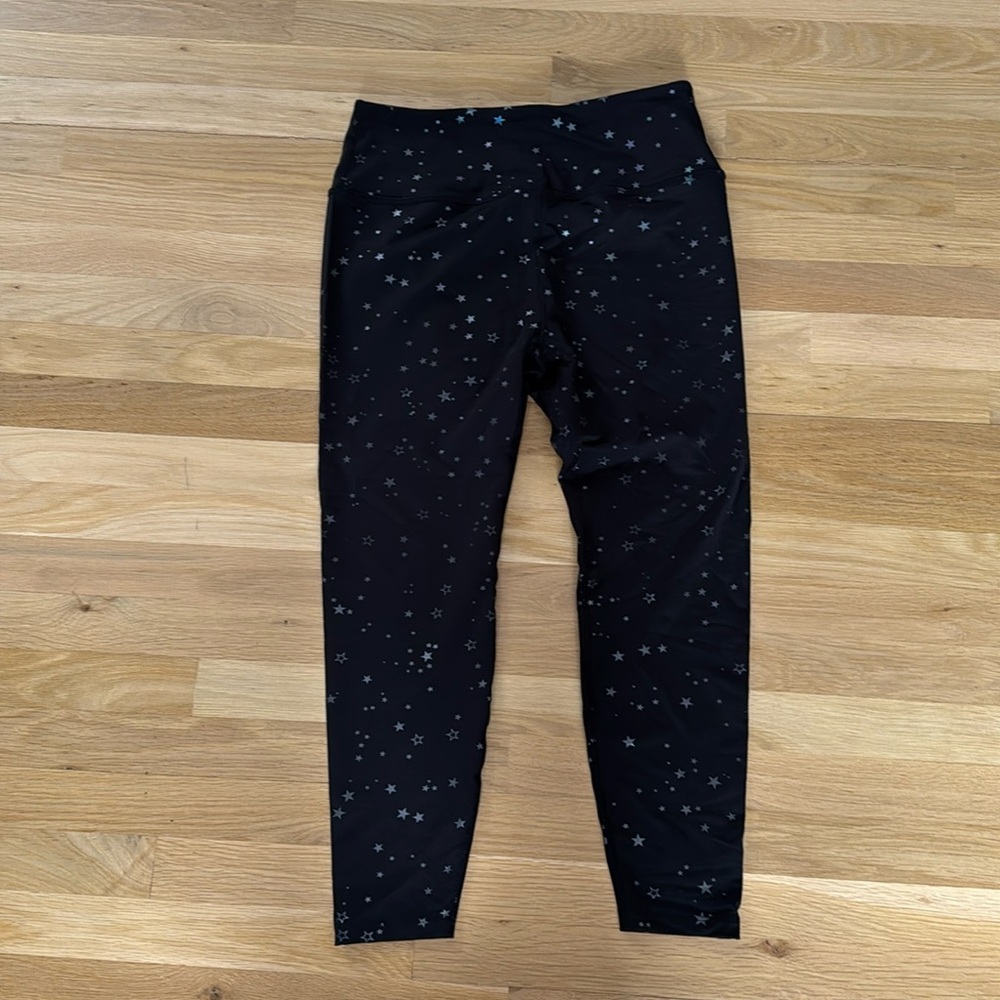 Beyond Yoga 7/8 length leggings with iridescent stars size XL